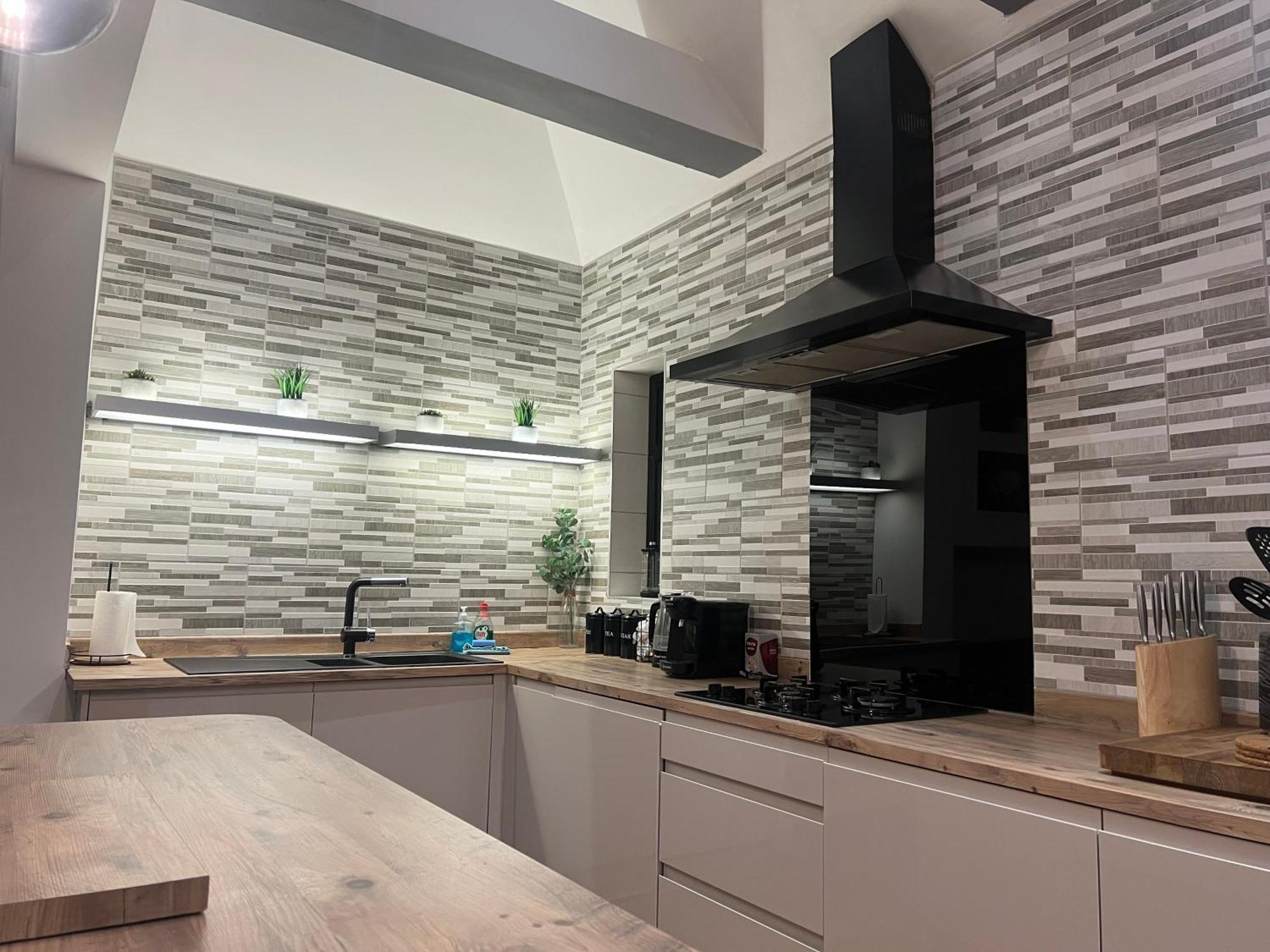 The Broadway Beach House With Hot Tub Herne Bay Extérieur photo