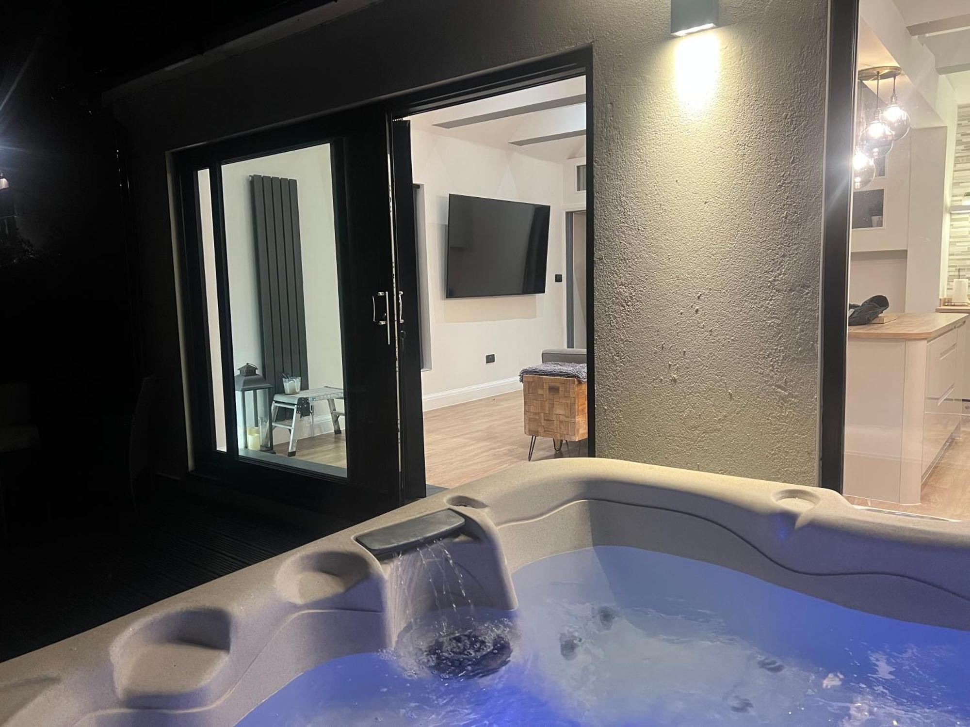 The Broadway Beach House With Hot Tub Herne Bay Extérieur photo