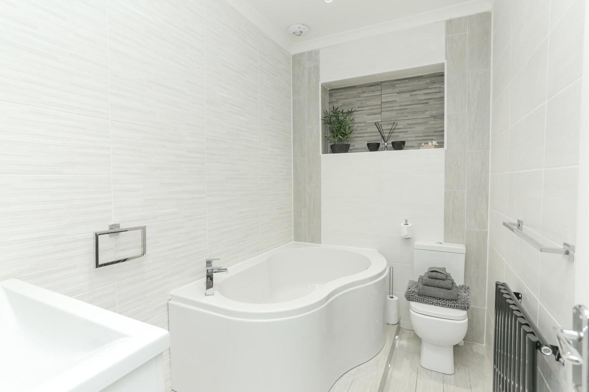 The Broadway Beach House With Hot Tub Herne Bay Extérieur photo